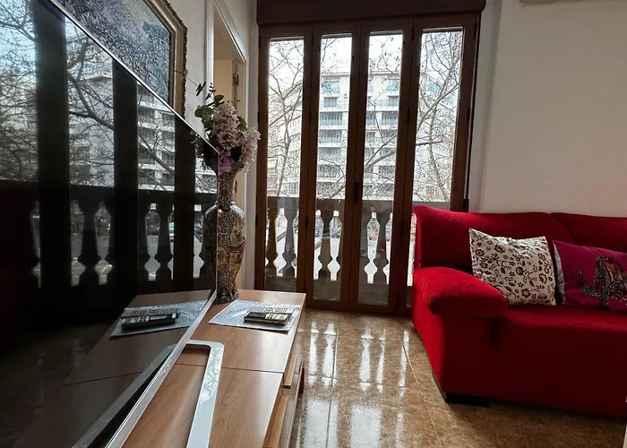 Russafa Codrut アパート